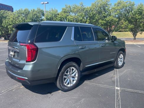 Used 2023 GMC Yukon SLT AWD/4WD image 5