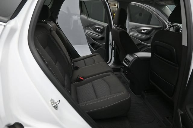 Used 2024 GMC Terrain SLE w/ Driver Convenience Package FWD image 15