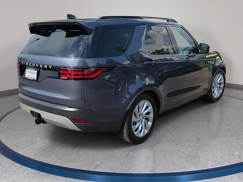 Used 2025 Land Rover Discovery S AWD/4WD image 6