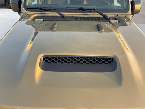 New 2026 Jeep Gladiator Sport image 10