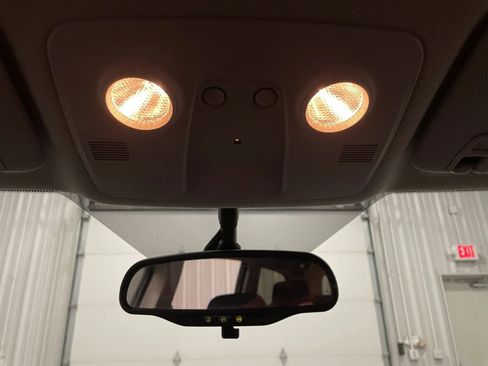 Used 2017 Chevrolet Traverse LT image 32