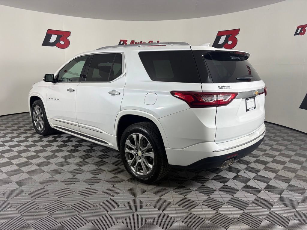 Used 2019 Chevrolet Traverse Premier w/ Driver Confidence II Package FWD image 4