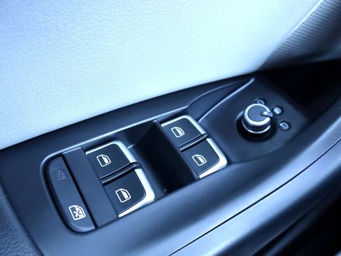 Used 2017 Audi Q3 2.0T Premium image 21