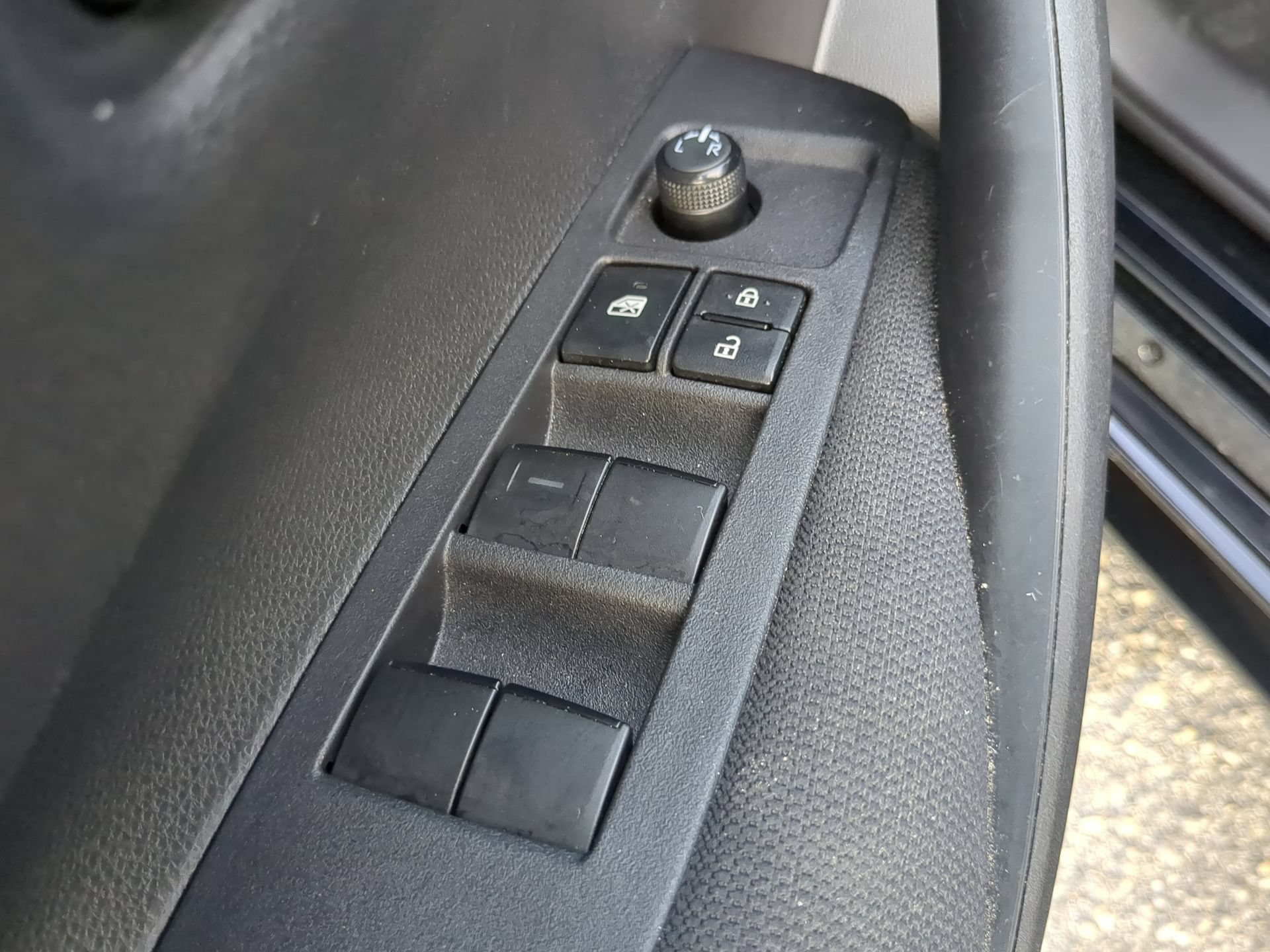 Used 2024 Toyota Corolla LE FWD image 54