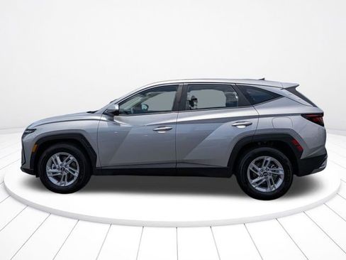 Used 2025 Hyundai Tucson SE FWD image 6