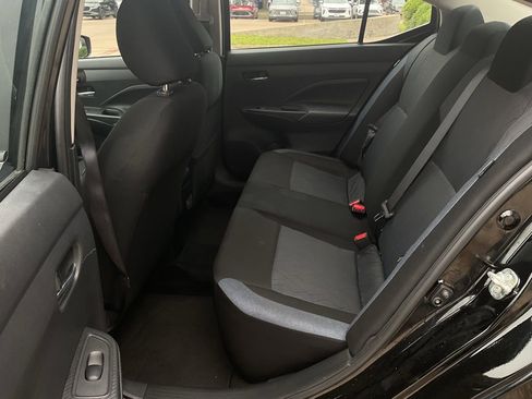 Used 2025 Nissan Versa SV FWD image 11