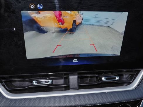 Used 2026 Chevrolet Equinox LT FWD image 13