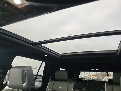 Certified 2022 Cadillac Escalade Premium Luxury image 20