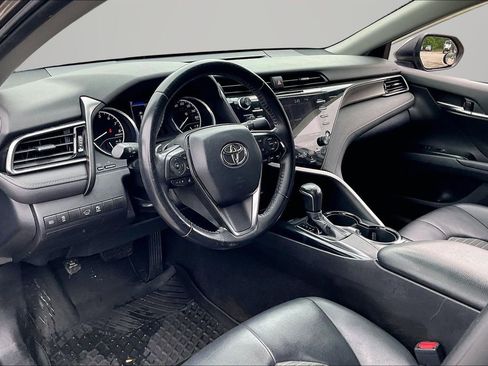 Used 2020 Toyota Camry SE FWD image 17