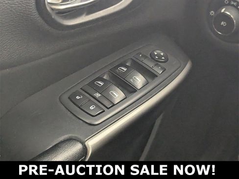 Used 2019 Jeep Cherokee Latitude Plus image 16