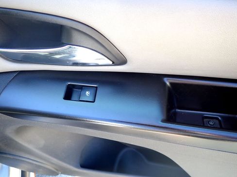 Used 2012 Chevrolet Cruze LS image 31