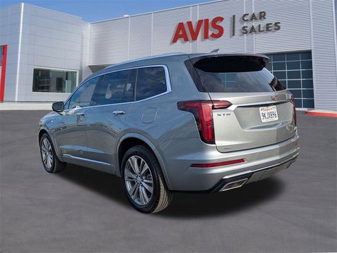 Used 2024 Cadillac XT6 Premium Luxury image 9