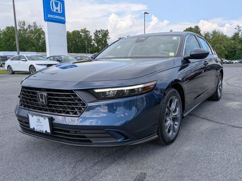 Certified 2023 Honda Accord EX image 3