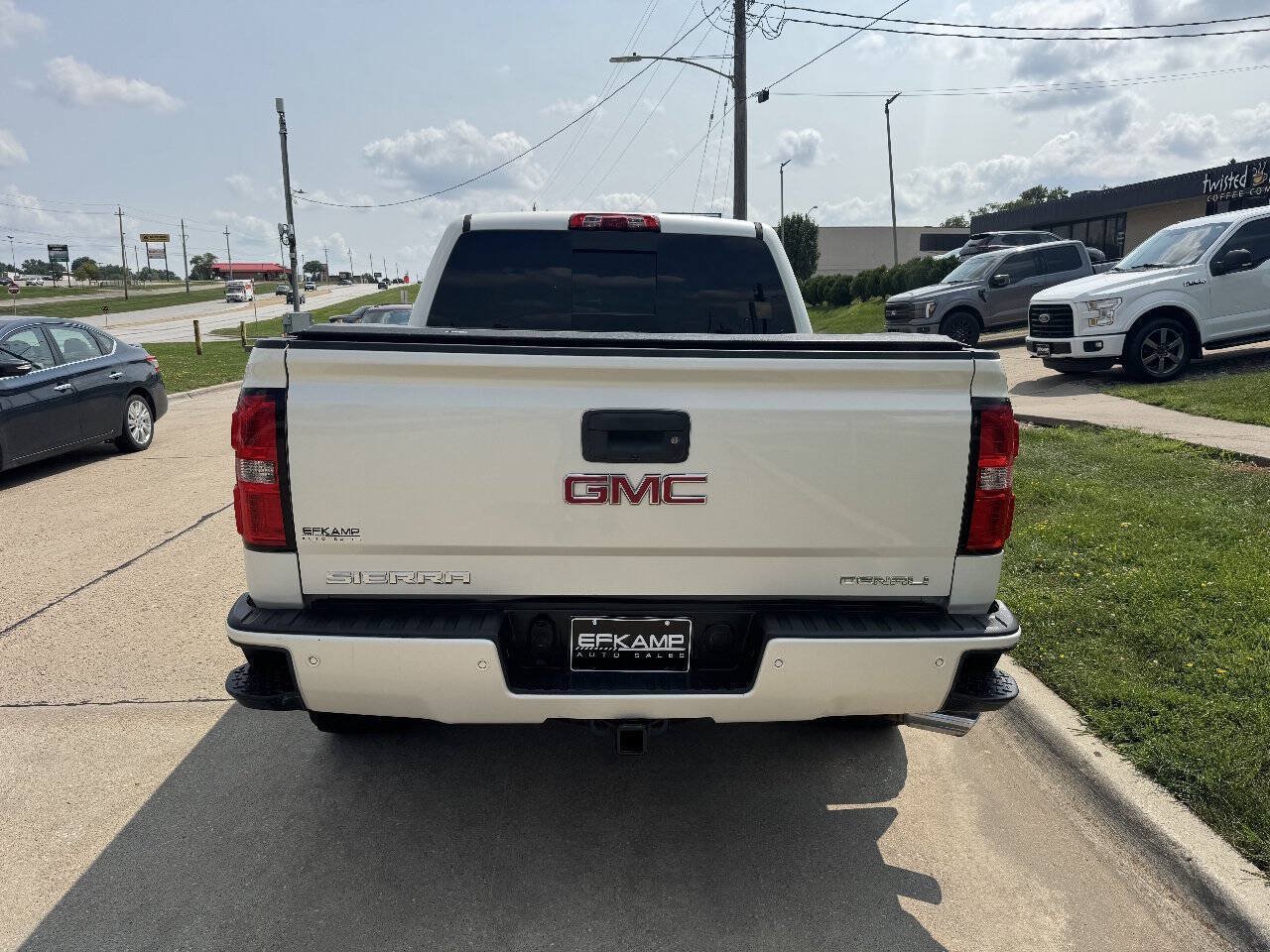 Used 2015 GMC Sierra 1500 Denali w/ Driver Alert Package AWD/4WD image 4