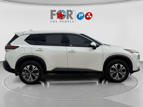 Used 2021 Nissan Rogue SV image 19