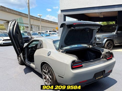 Used 2017 Dodge Challenger R/T Scat Pack RWD image 27