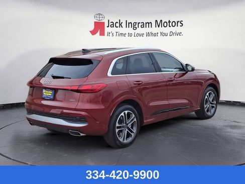 New 2025 Audi Q5 Prestige image 5