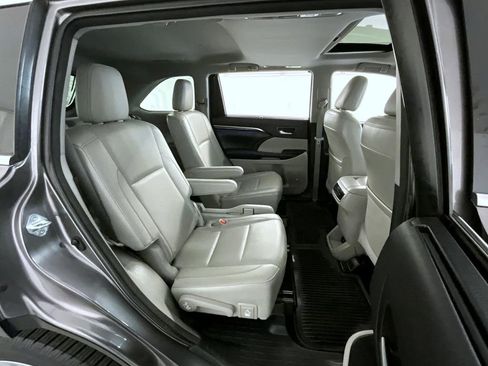 Used 2016 Toyota Highlander Limited AWD/4WD image 18