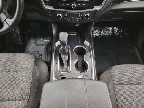Used 2023 Chevrolet Traverse LT image 16