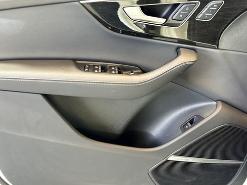 Used 2025 Audi Q7 3.0T Premium Plus image 17