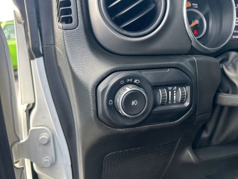 Used 2022 Jeep Wrangler Unlimited Sport AWD/4WD image 34