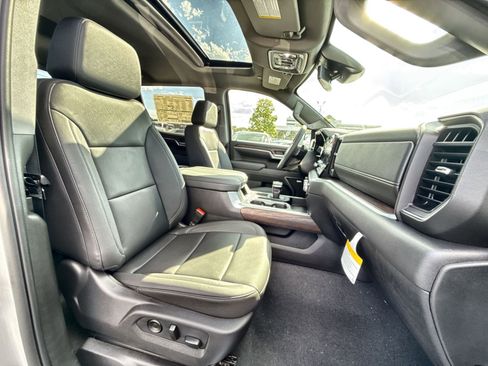 New 2026 GMC Sierra 1500 SLT w/ SLT Premium Package image 28