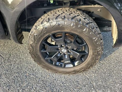 Used 2021 Nissan Frontier SV w/ Midnight Edition Floor Mats RWD image 6