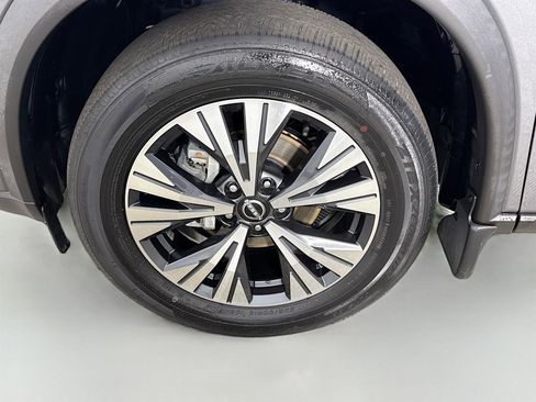Used 2023 Nissan Rogue SV FWD image 38