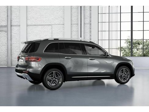 Used 2026 Mercedes-Benz GLB 250 4MATIC image 19