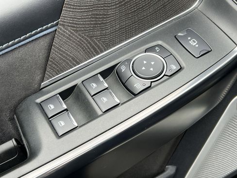 Used 2025 Ford F350 Platinum image 13