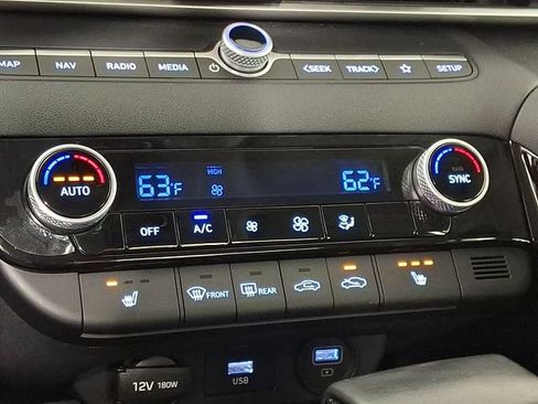 Used 2023 Hyundai Elantra SEL w/ Convenience Package FWD image 17