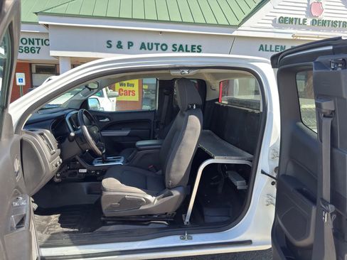 Used 2020 Chevrolet Colorado LT w/ Safety Package image 11