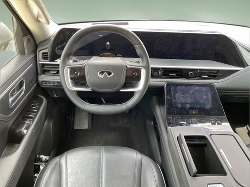 Used 2025 INFINITI QX80 Sensory AWD/4WD image 9
