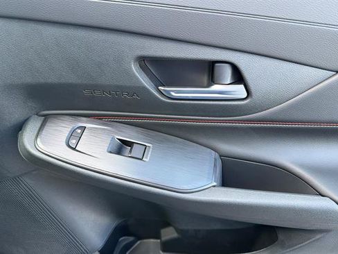 New 2027 Nissan Sentra SR w/ Floor Mat Package FWD image 18