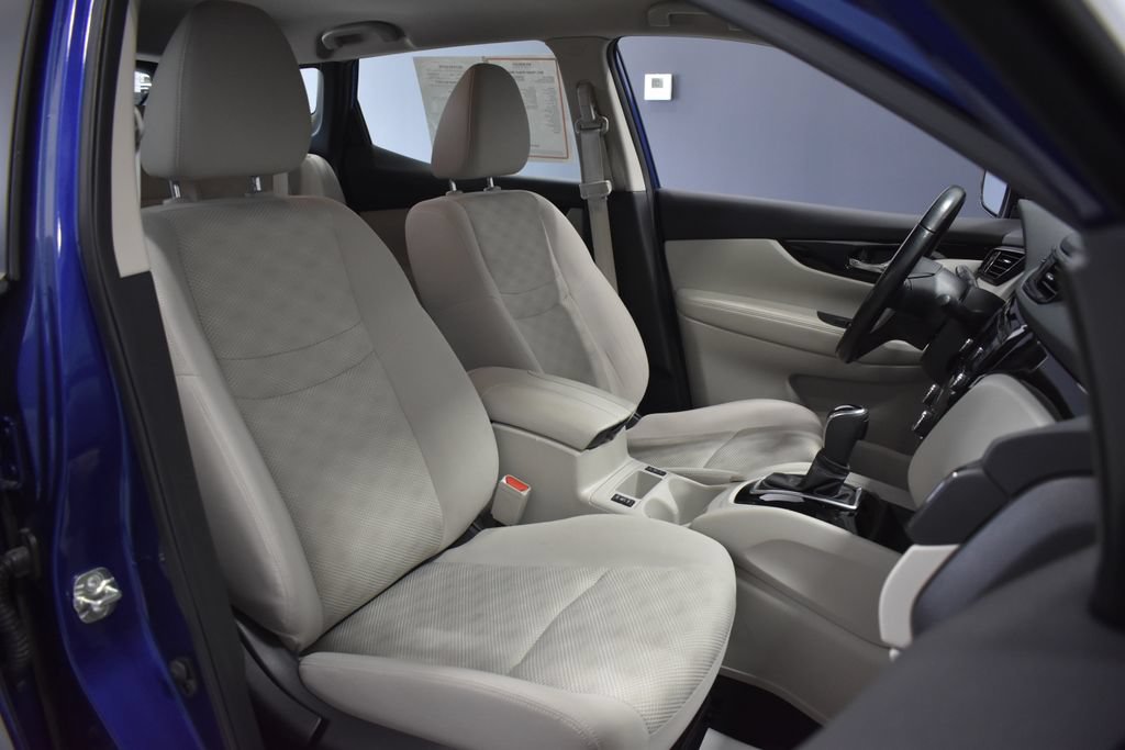 Used 2021 Nissan Rogue Sport SV AWD/4WD image 14