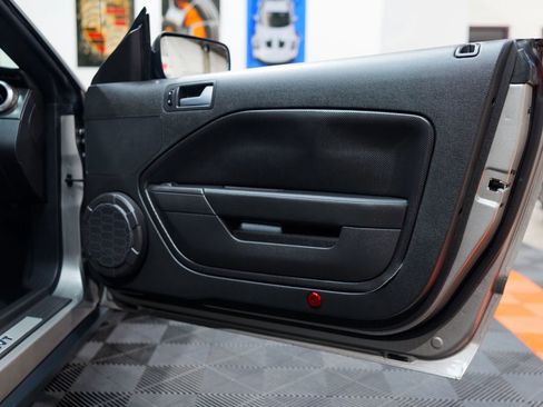 Used 2009 Ford Mustang Shelby GT500 RWD image 36