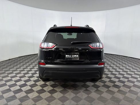 Used 2023 Jeep Cherokee Altitude Lux w/ Mopar Interior Package AWD/4WD image 8