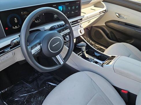 Used 2025 Hyundai Tucson SEL image 10