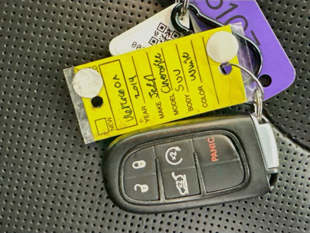 Used 2019 Jeep Cherokee Limited FWD image 36