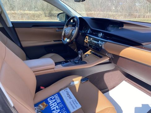 Used 2018 Lexus ES 350 w/ Premier Package image 10