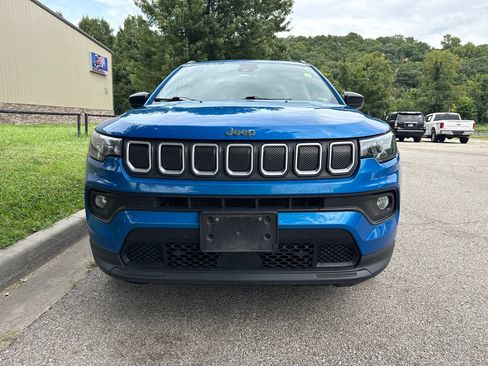 Used 2022 Jeep Compass Latitude w/ Sun and Sound Group FWD image 2