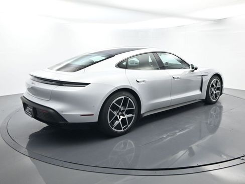 Used 2025 Porsche Taycan image 15