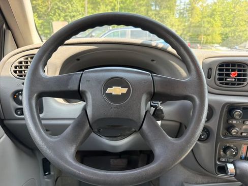Used 2005 Chevrolet TrailBlazer LS w/ LS Preferred Equipment Group AWD/4WD image 14