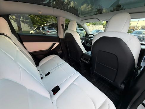Used 2021 Tesla Model Y Long Range AWD/4WD image 20