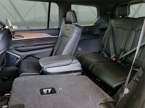 New 2026 Jeep Grand Cherokee L Summit w/ Obsidian Package AWD/4WD image 8