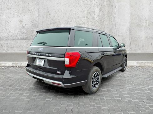Used 2024 Ford Expedition XLT image 12