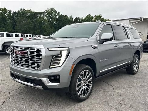 New 2026 GMC Yukon XL Denali w/ Denali Reserve Package AWD/4WD image 5