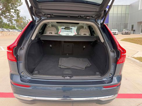 Certified 2023 Volvo XC60 B5 Plus w/ Climate Package image 24