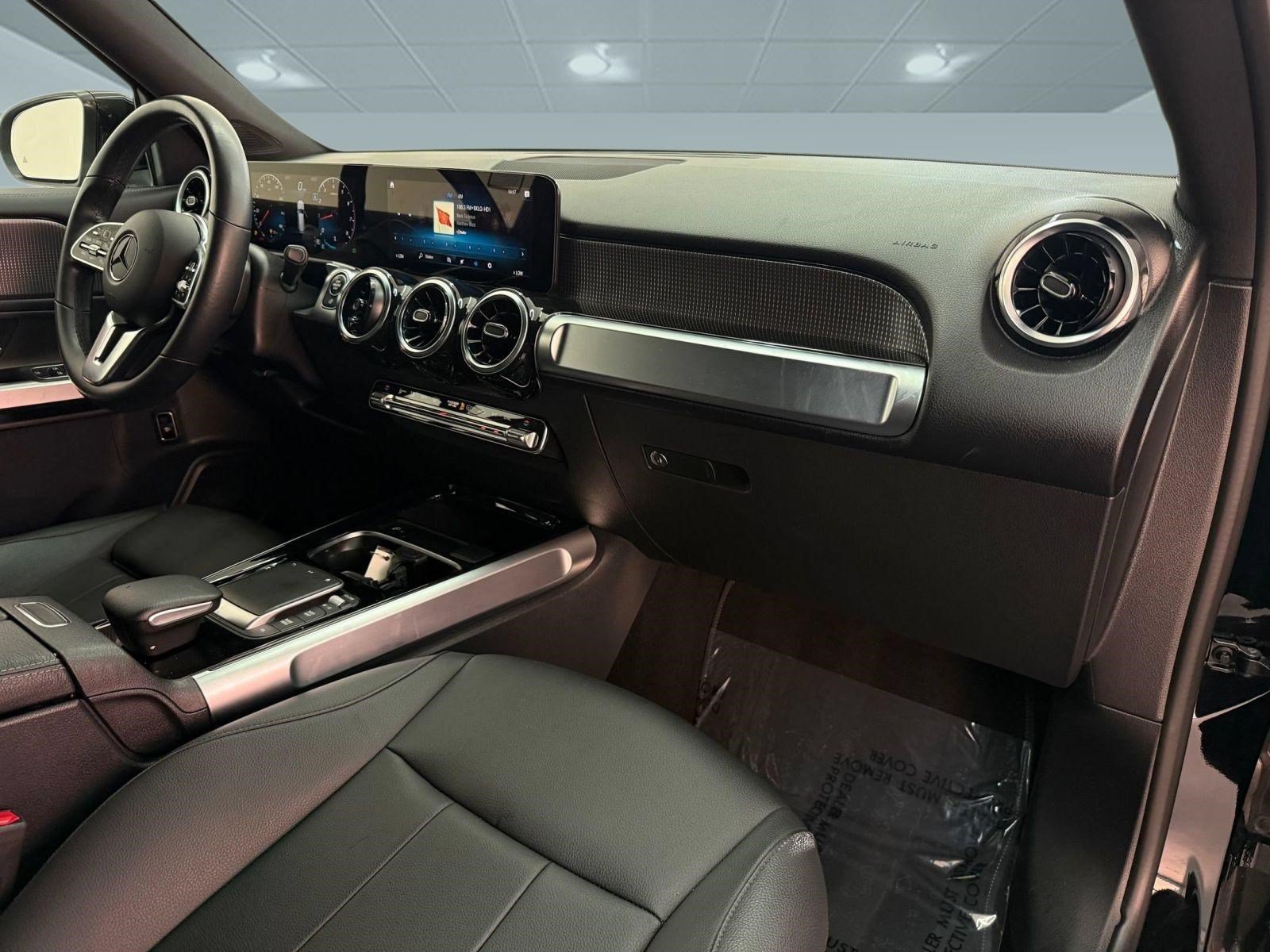 Used 2022 Mercedes-Benz GLB 250 image 26
