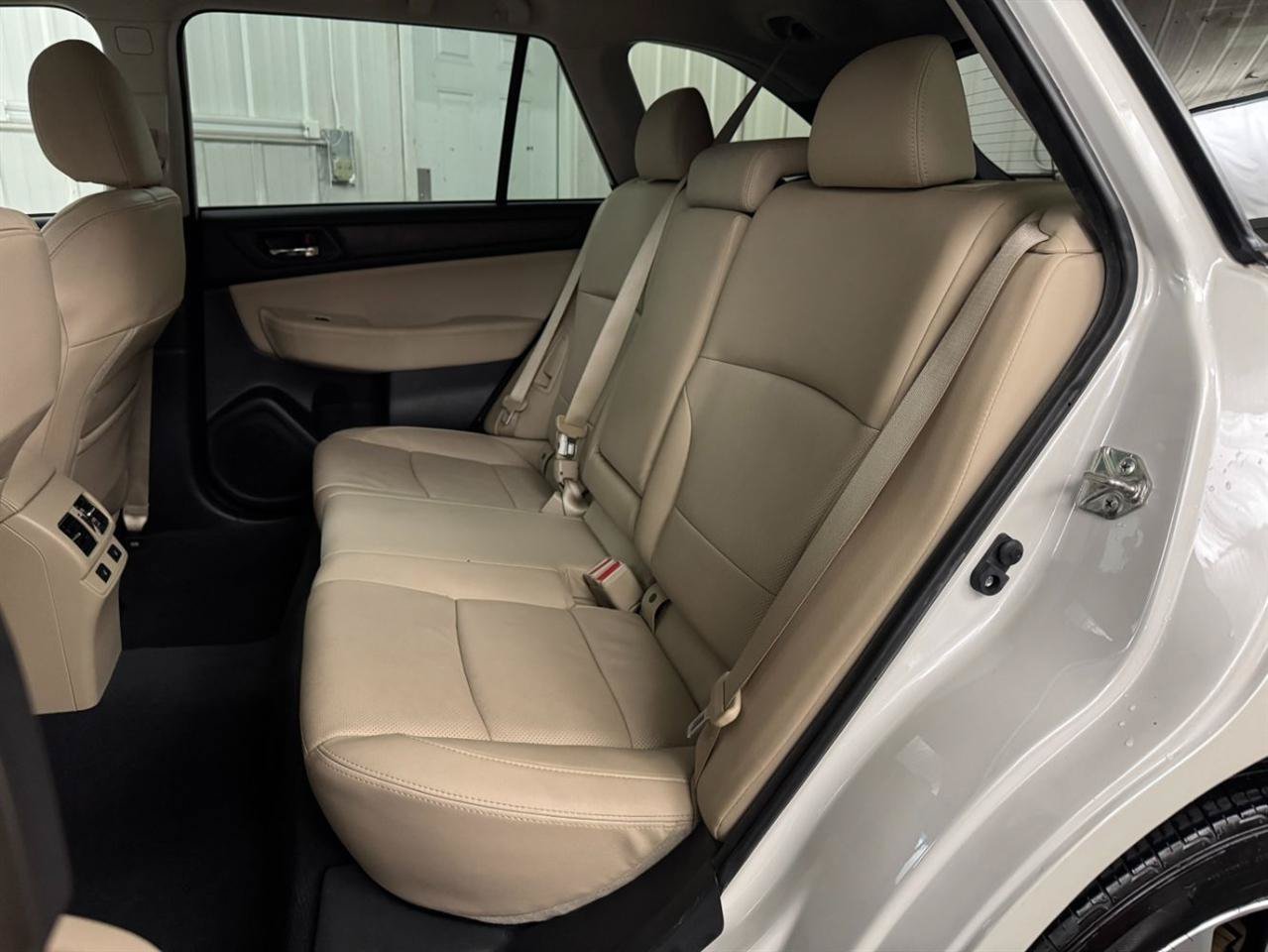 Used 2017 Subaru Outback 3.6R Limited AWD/4WD image 8